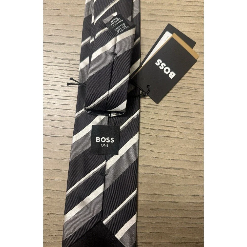 HUGO BOSS STRIPED SILK NECK TIE . MADE IN ITALY . NEW !!!